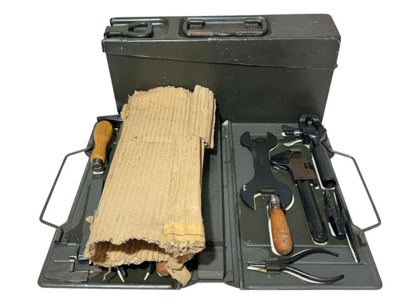 Complete set of MG 34/42 Field Tool Kit — image 2