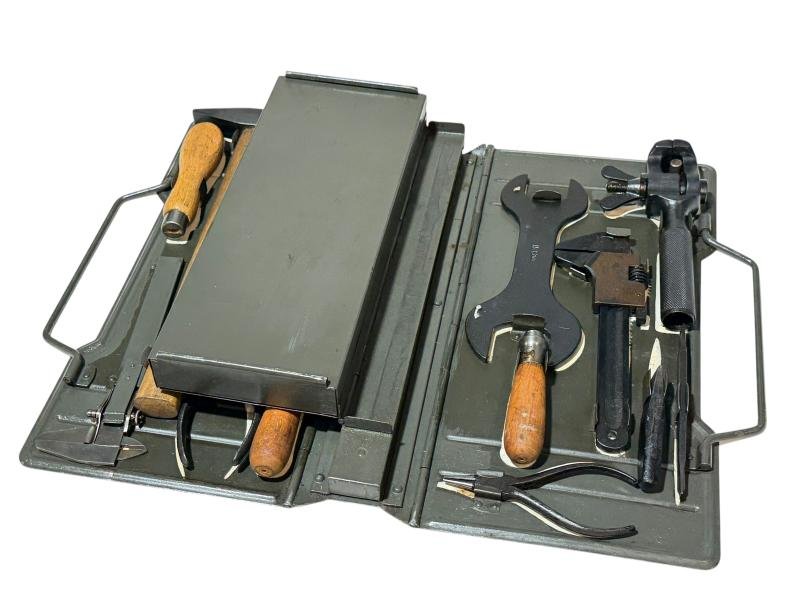 Complete set of MG 34/42 Field Tool Kit — image 4