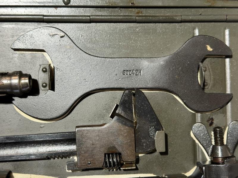 Complete set of MG 34/42 Field Tool Kit — image 9