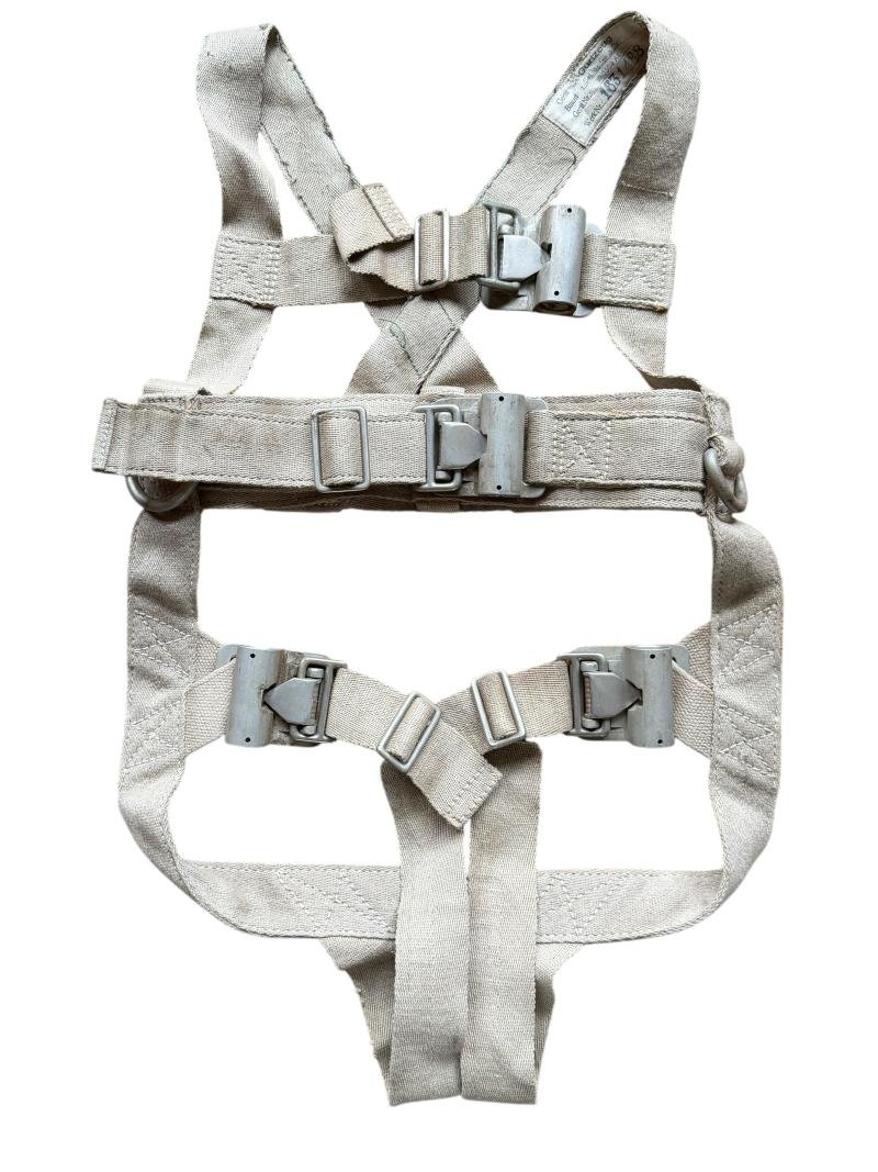 FJ RZ-20 Harness and Parachute — image 2