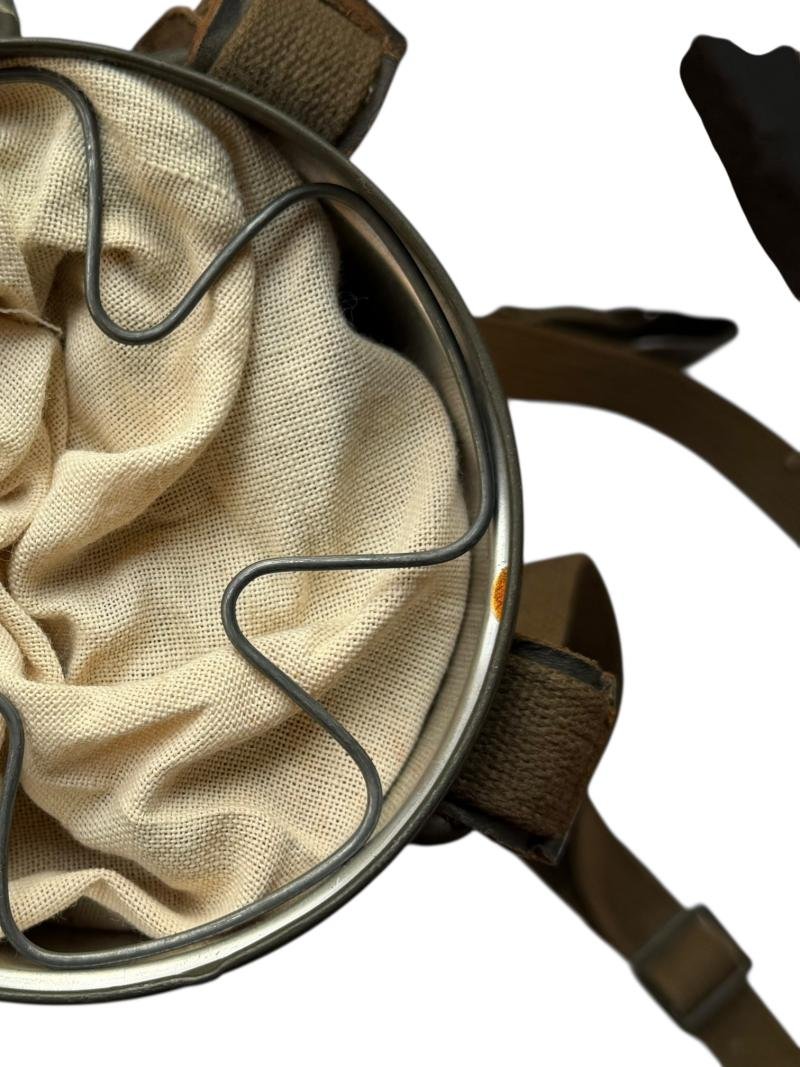 Short Gasmasker in Canister — image 14