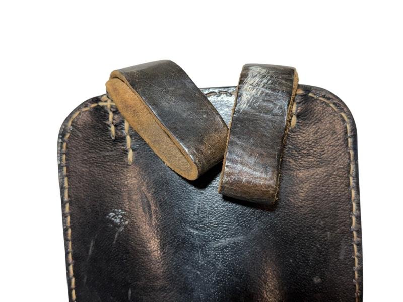 German WWII Entrenching Tool Carrier + straight shovel — image 7