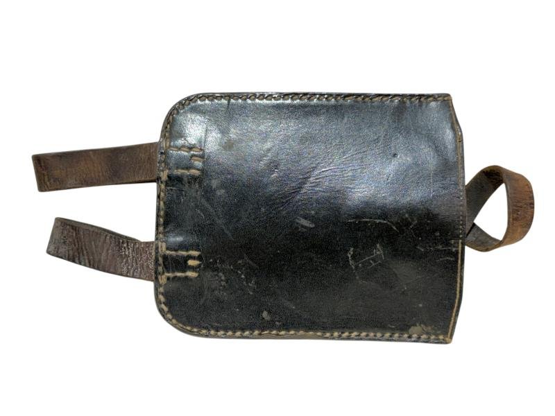 German WWII Entrenching Tool Carrier — image 2