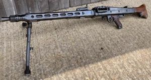 Deactivated WW2 German MG42