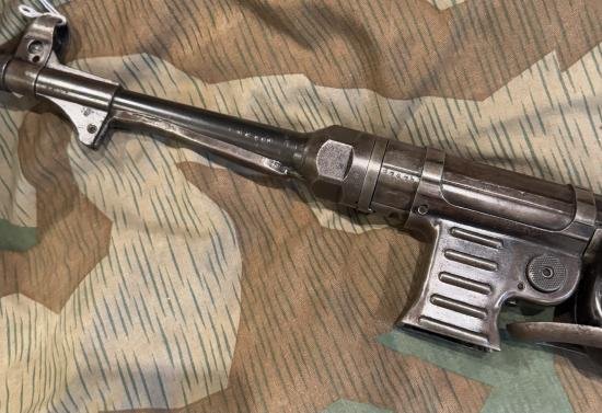 Deactivated WW2 German MP40 bnz 1942 — image 3