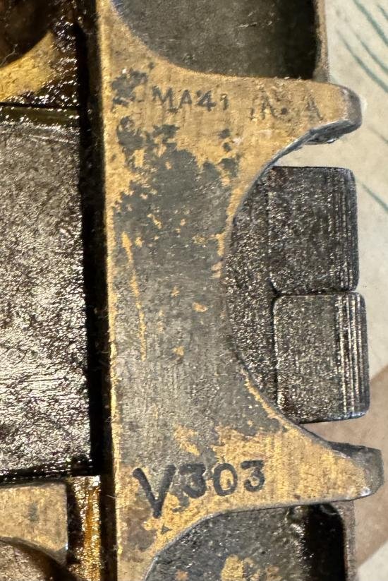 WW2 British Vickers HMG feed block — image 2