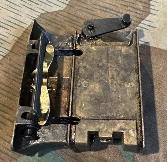 WW2 British Vickers HMG feed block — image 3