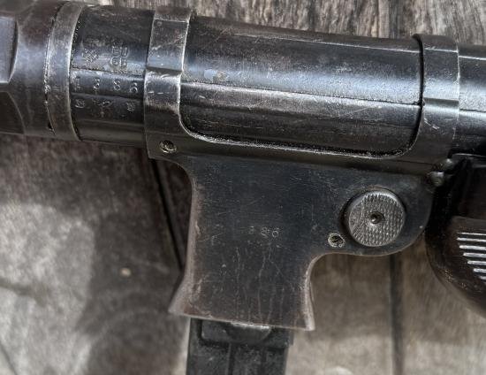 Deactivated WW2 German 'Slab-side' MP40 — image 2