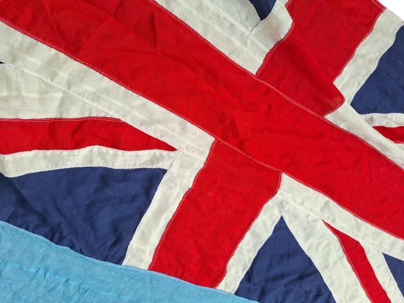 A royal ROYAL CANADIAN AIR FORCE (R.C.A.F) FLAG — image 3