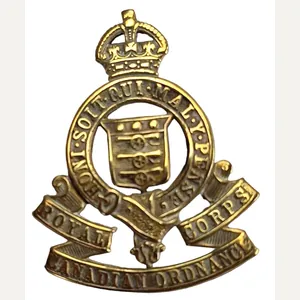 A Royal Canadian Ordnance Corps cap badge