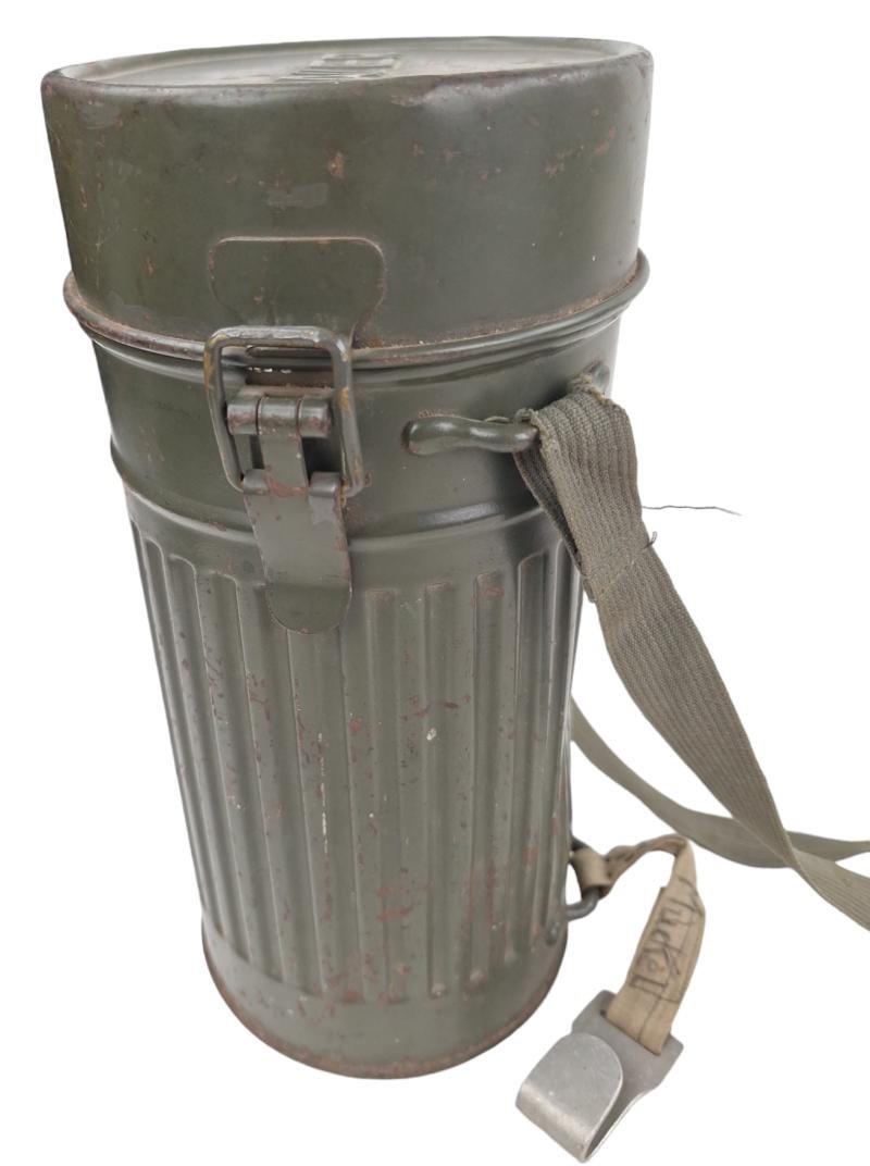 in a very nice used condition A wehrmacht empty gasmask cannister — image 5