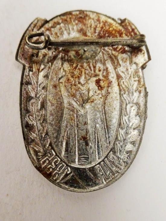 a ww2 german Treue um Treue Saar 1935 Tinnie. — image 4