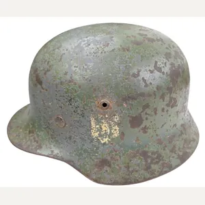 a wehrmach Q64 dubbel decal heer helmet