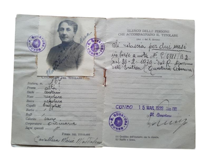 Italian WW2 period travel papers in used condition — image 3