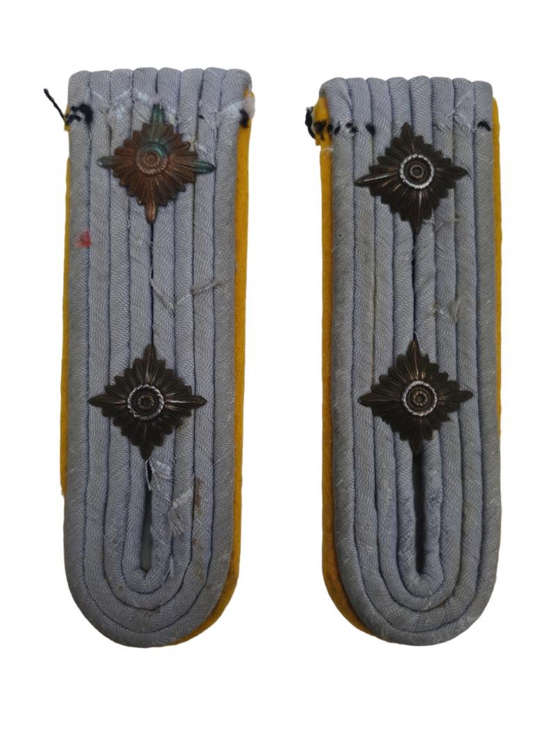 a set of Hauptmann PanzerAufklärung shoulder boards' — image 2