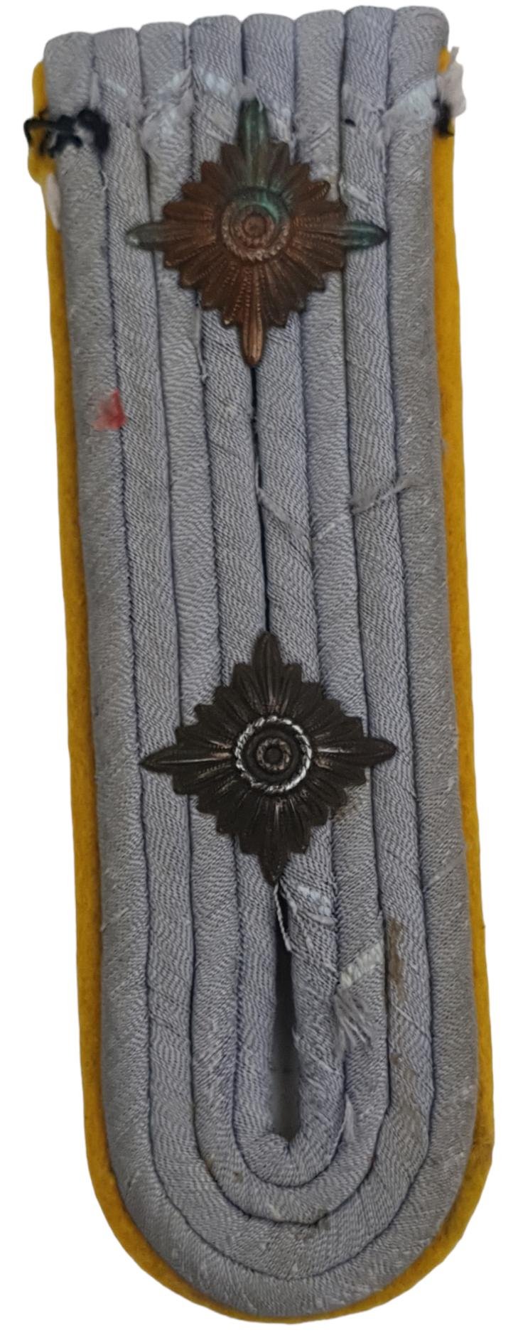 a set of Hauptmann PanzerAufklärung shoulder boards' — image 3