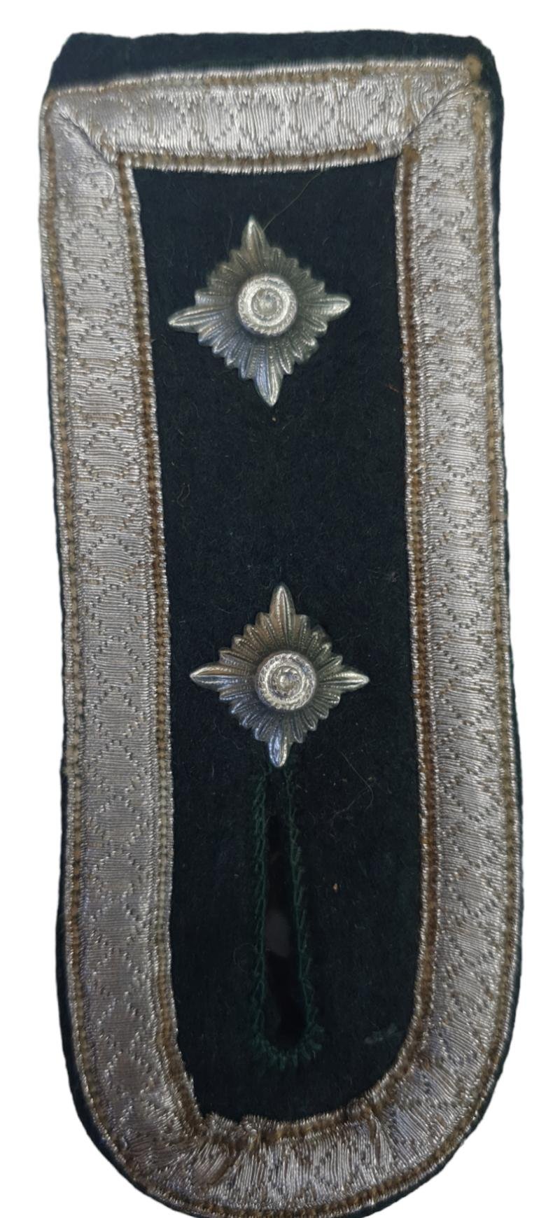 A Luftwaffe Oberfeldwebel Construction Unit Shoulder Boards — image 3