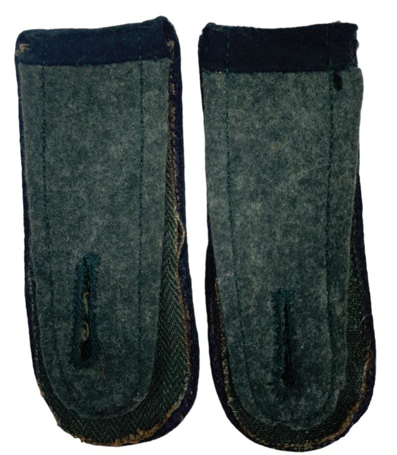 A Luftwaffe Oberfeldwebel Construction Unit Shoulder Boards — image 4