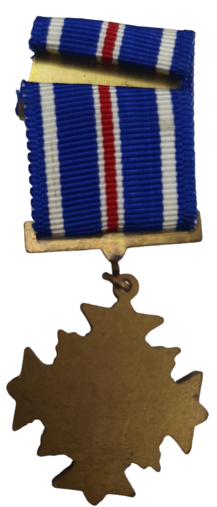 A. U.S Military Distinguished Flying Cross miniatuur — image 2