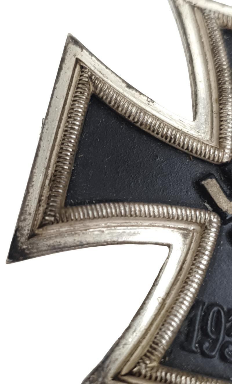 a german ww2 iron cross .first class — image 2