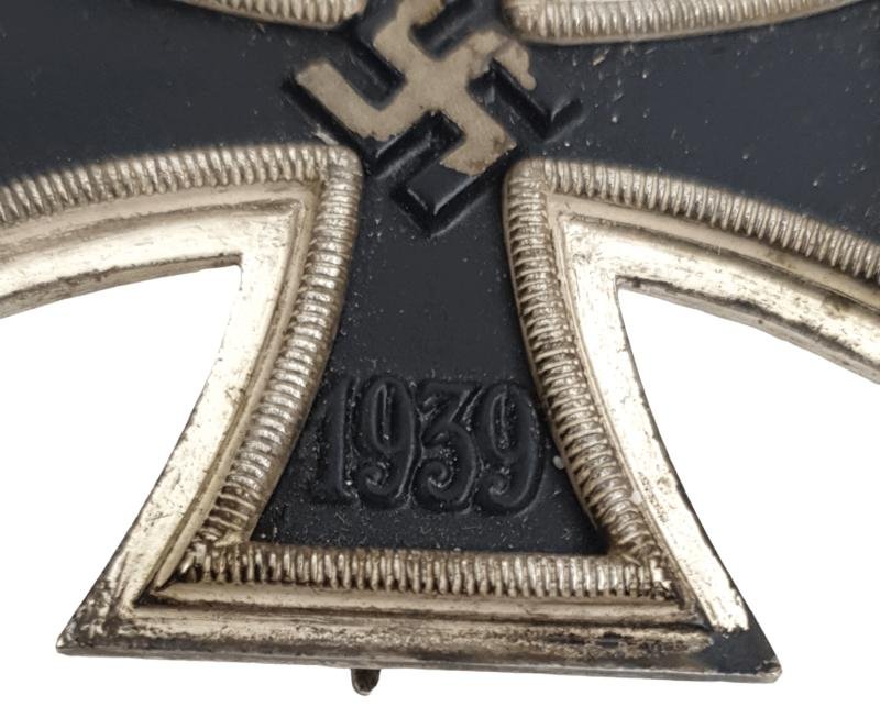 a german ww2 iron cross .first class — image 3