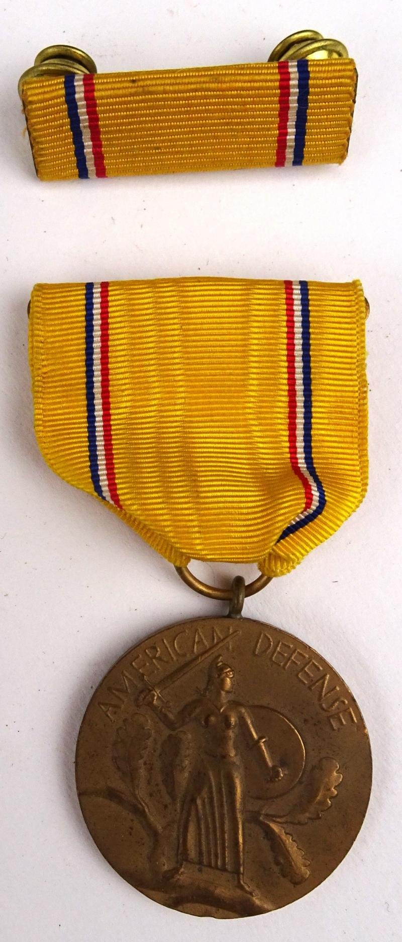 A WW2 US American Defense Medal + ribbon — image 3