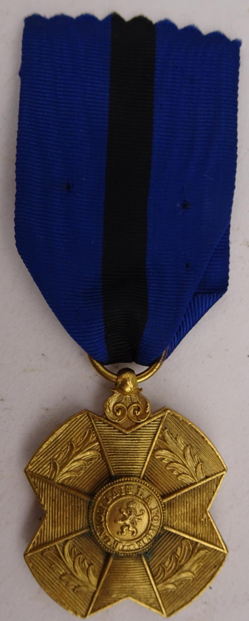 a Belgian medal of the Order of Leopold II — image 6