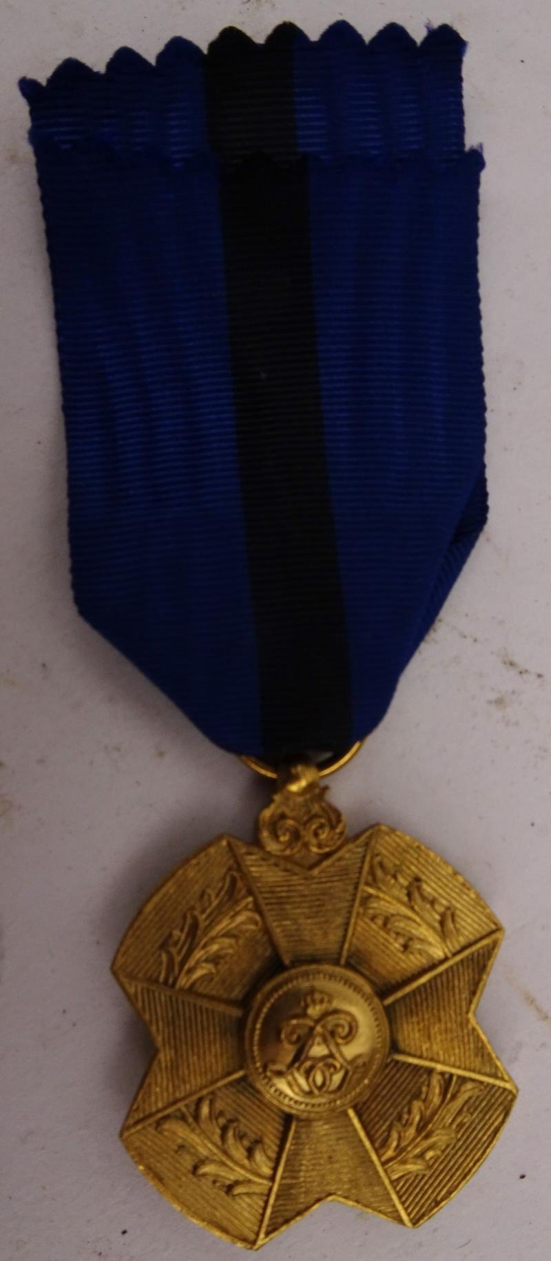 a Belgian medal of the Order of Leopold II — image 7