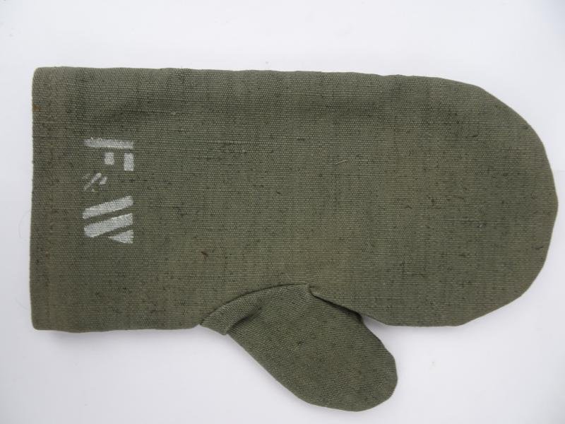 gloves for the artillery stamped with f & w — image 5