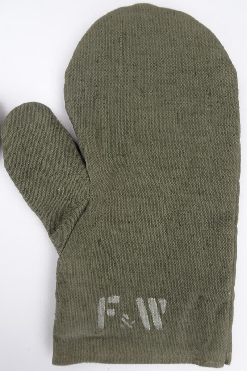 gloves for the artillery stamped with f & w — image 8