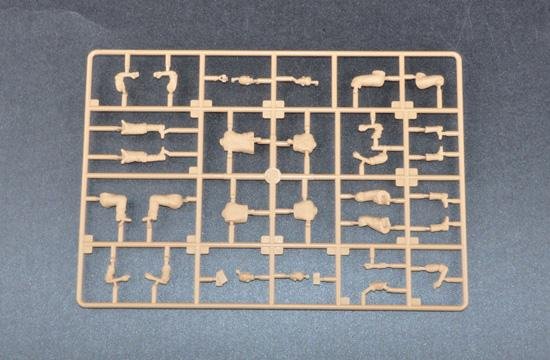 A German Anti-Aircraft Gun Crew 1/35 scale trumpeter — image 3