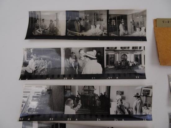 64 pictures ofAnton Mussert's wife visits wounded soldiers — image 6