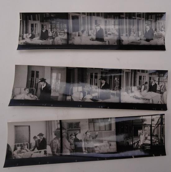 64 pictures ofAnton Mussert's wife visits wounded soldiers — image 8