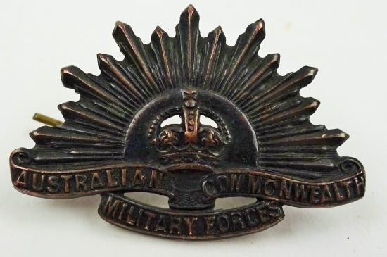a ww1/ww2 australian general service badge rising sun — image 3