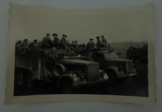 in a very nice condition a german small picture in the dimensions 8x6cm very nice for display — image 3