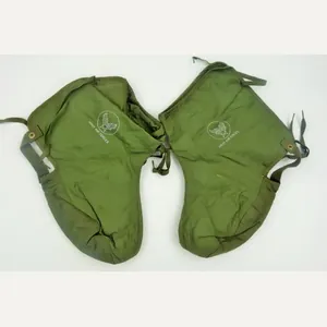 A pair of un-issued US army air force issue heated …