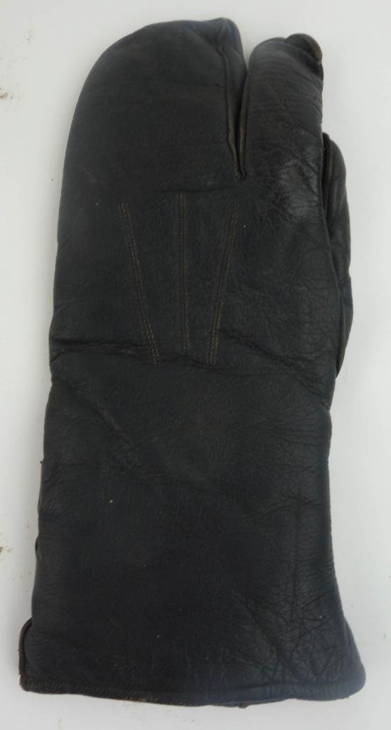 german ww2 period leather motorcyclists gloves — image 4
