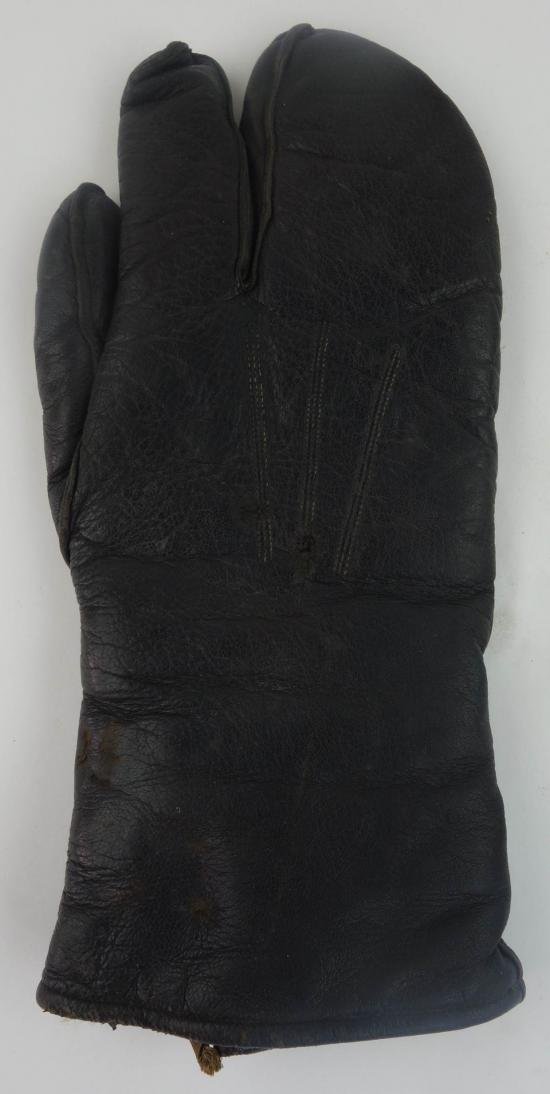german ww2 period leather motorcyclists gloves — image 5
