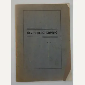 dutch ww2 air protection booklet (gezinbescherming)