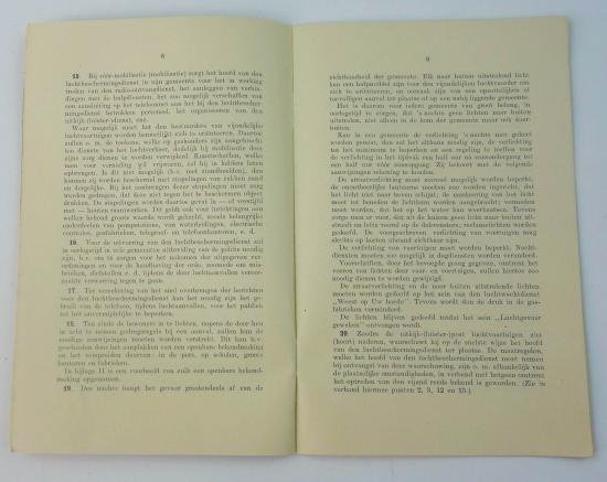 dutch ww2 booklet about taking measures against an air attack — image 4