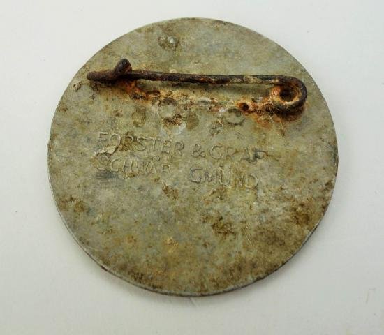 Press tinnie for Workers Day 1936 — image 3