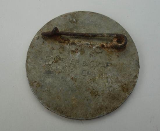 Press tinnie for Workers Day 1936 — image 5