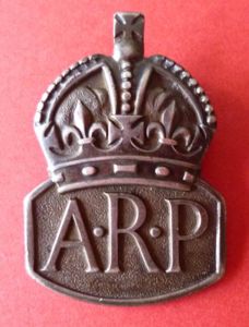 WW2 Air Raid Precautions 'ARP' Silver Man's Lapel-badge.