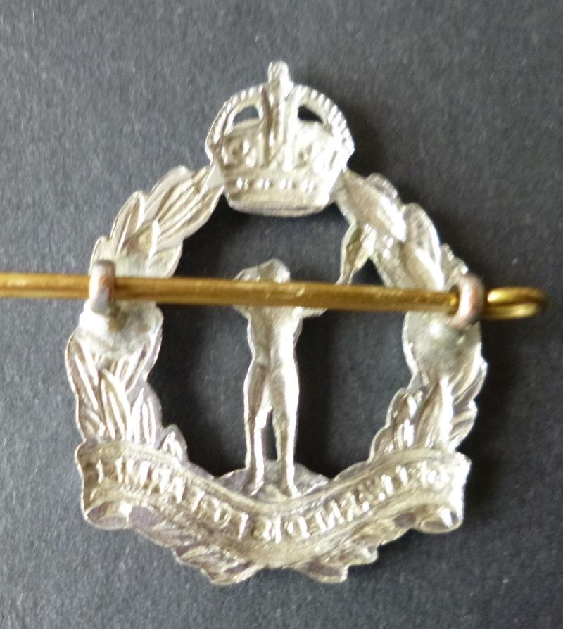 Royal Observer Corps King's Crown Cap-badge. — image 3