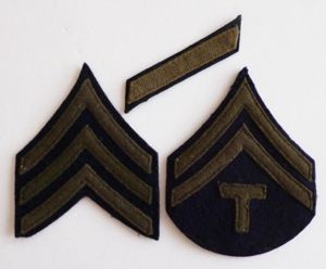 USA : WW2 Group of Three Army Cloth-armbadges.