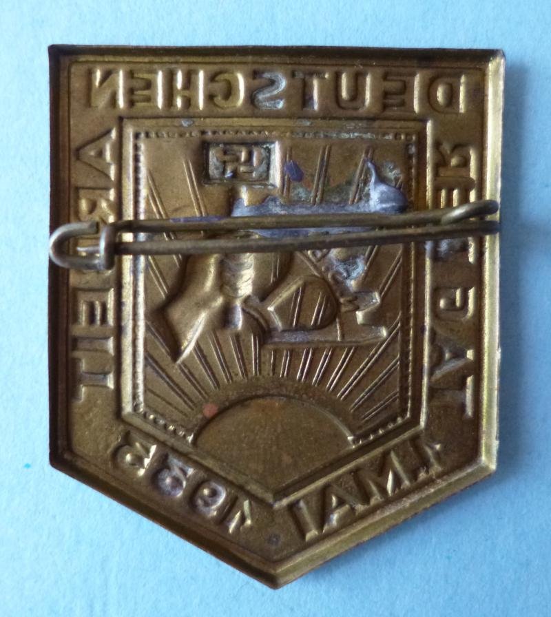 Third Reich : NSBO Tag der Deutschen Arbeit 1 Mai 1933 Donation-badge. — image 2