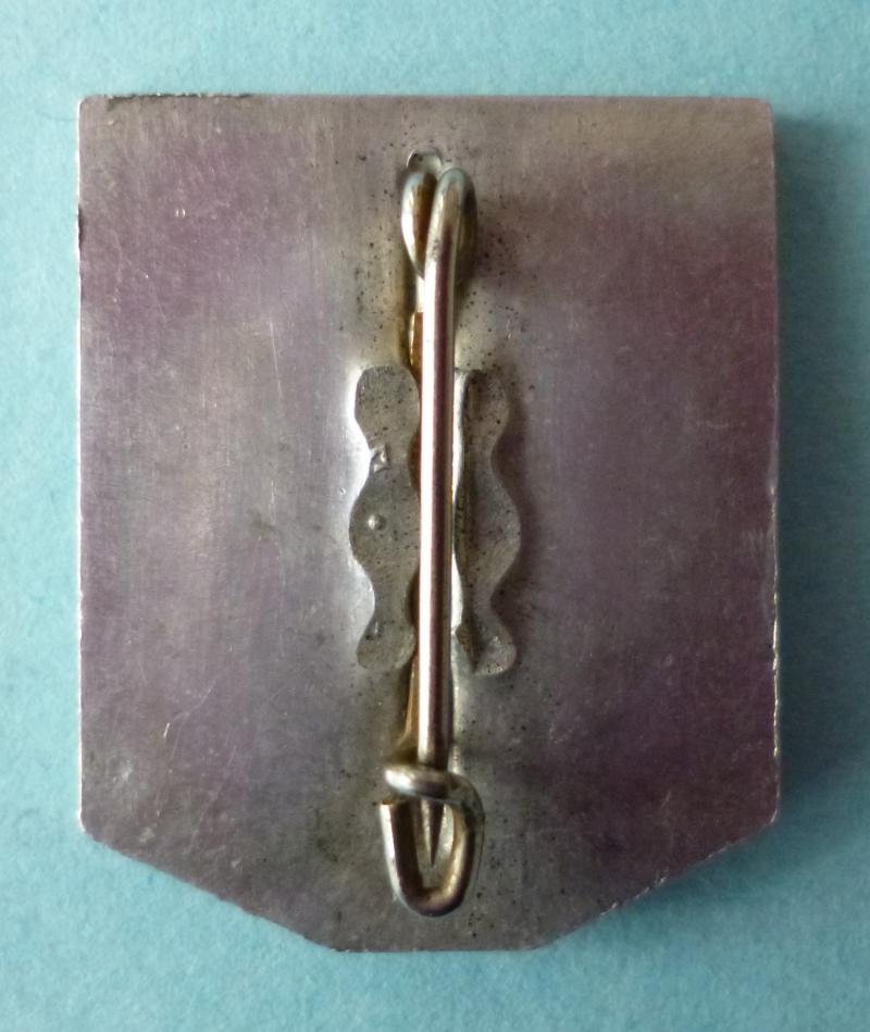 Third Reich : WHW 1937-38 Gau Düsseldorf Donation-badge. — image 2