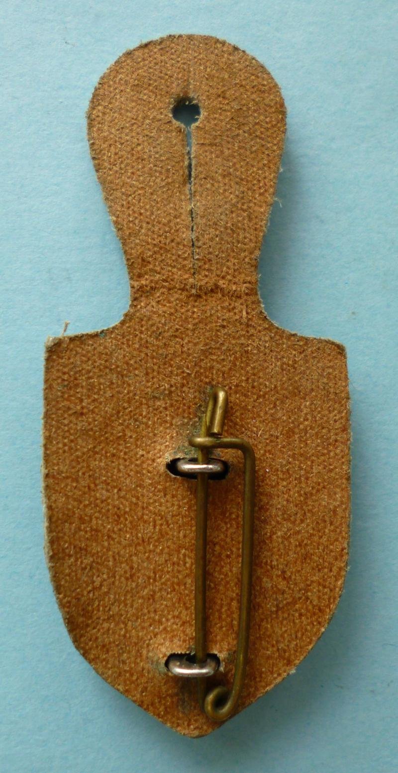 France : Military Selection Centre No 1 (Centre de Sélection No 1 (C.d.S.1) Enamelled formation badge on Leather Pocket-fob. — image 2