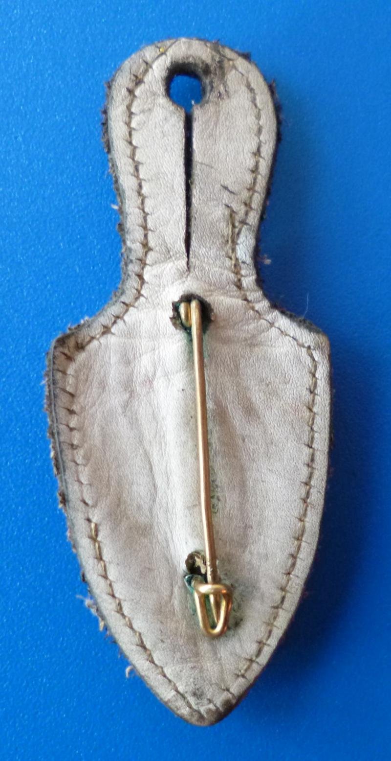 France :  Army 4th Engineer Regiment (4° Régiment du Génie) Enamelled Formation Badge. — image 3