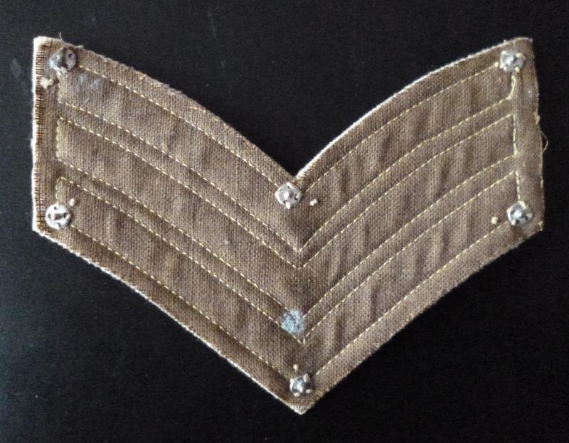 Army Sergeant's Mess-dress Chevrons in Gold Braid on White. — image 2